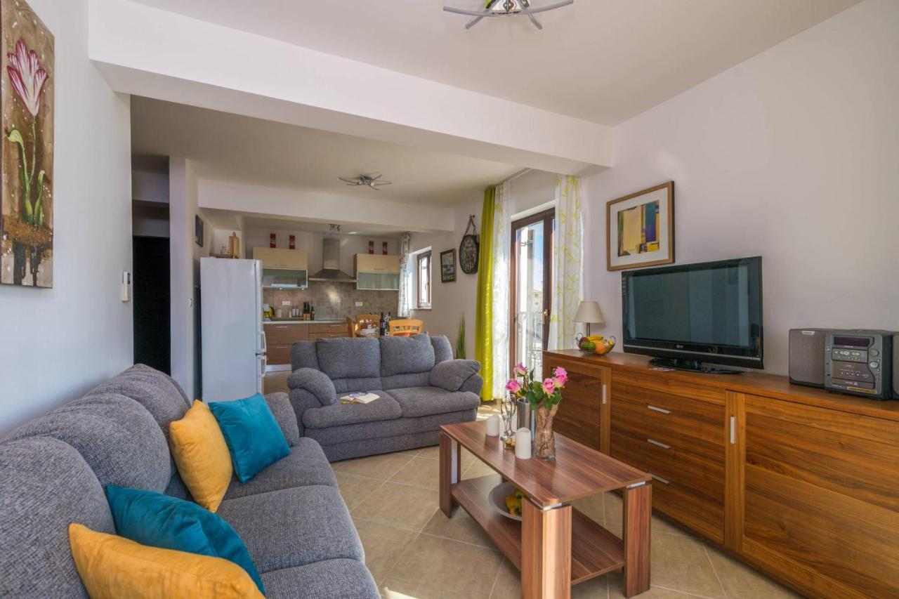 Apartment Carpe Diem Premantura Bagian luar foto