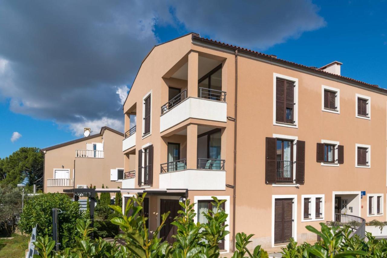 Apartment Carpe Diem Premantura Bagian luar foto