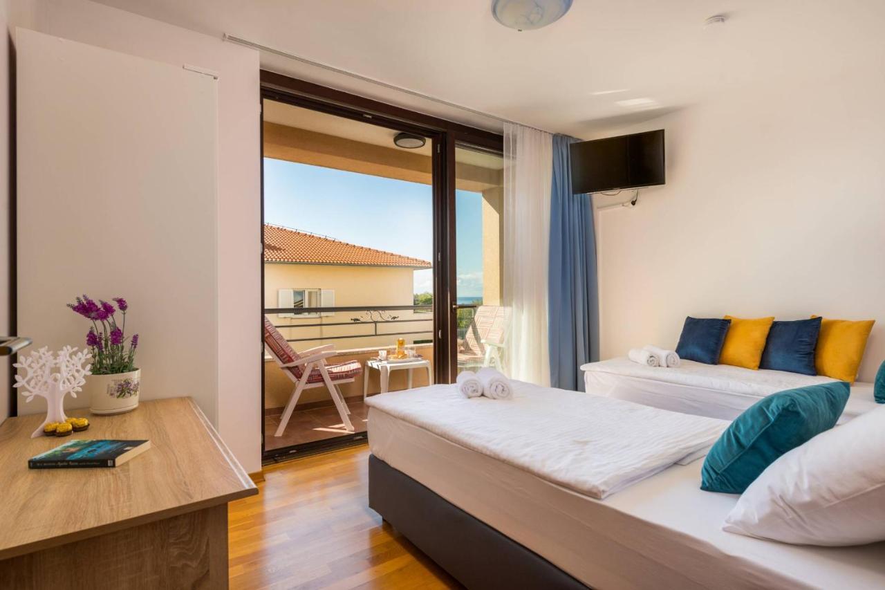 Apartment Carpe Diem Premantura Bagian luar foto