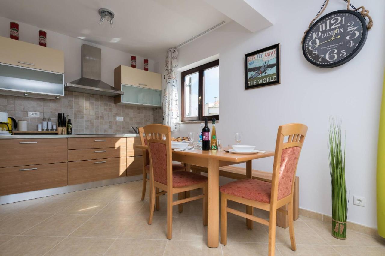 Apartment Carpe Diem Premantura Bagian luar foto